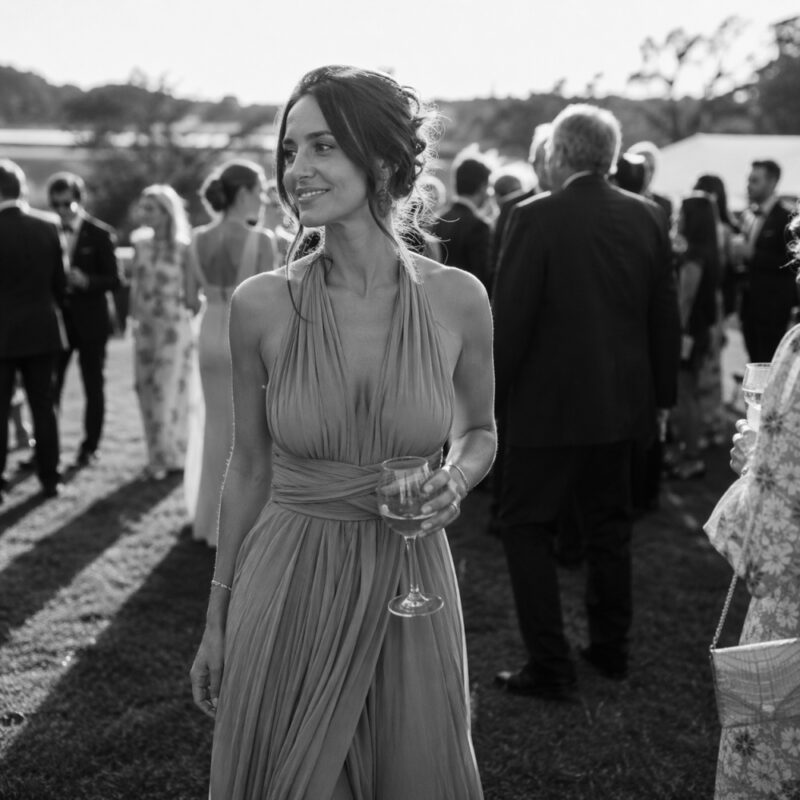 what-stylish-women-are-wearing-to-outdoor-weddings-right-now